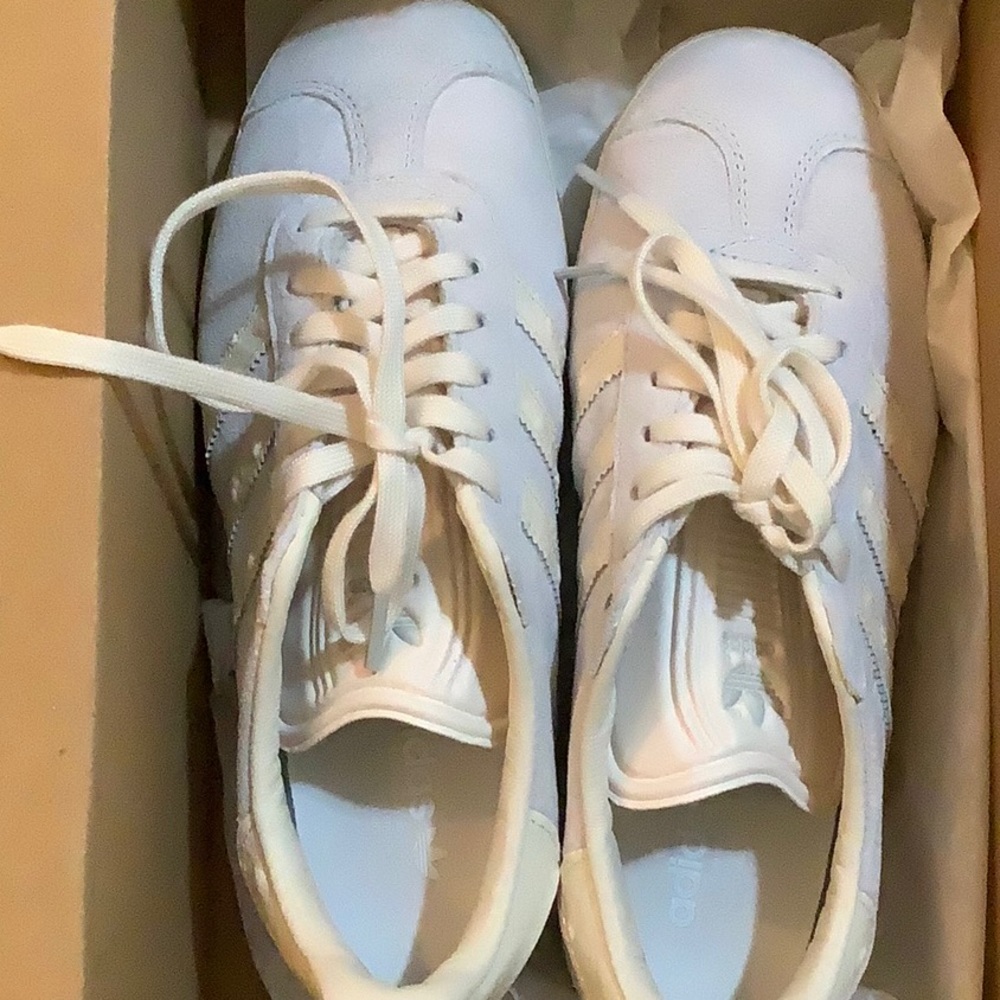 Adidas gazelle sneakers new